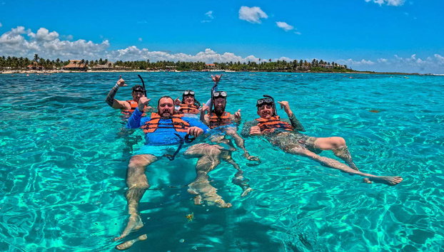 Excursión a Tulum y Akumal + Snorkel en cenote maya - Foto 3, Disfrutaréis de un momento de snorkel
