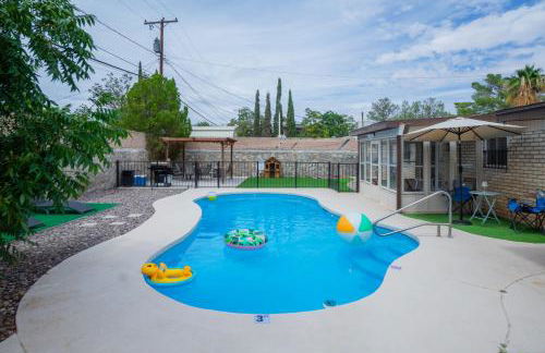 Private Pool Retreat Steps from Album Park - Foto 28