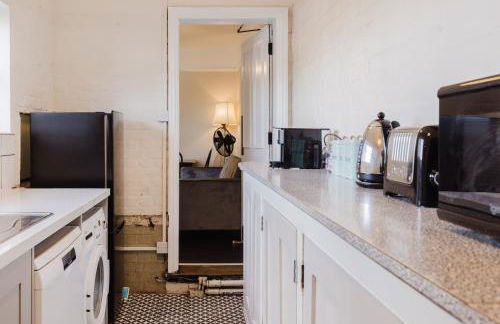 Grace's Guesthouse The Suite Room 6 - Photo 9