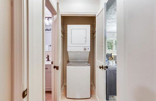 Cozy Meyers Lake Townhome Near Hall of Fame! - Foto 18