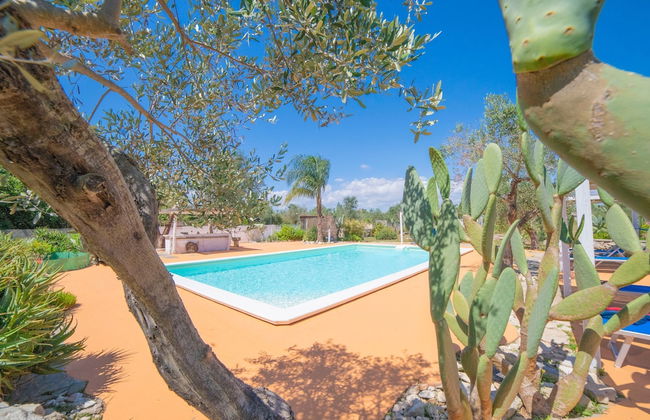 Masseria Le Palmentelle Pool And Garden - Photo 29