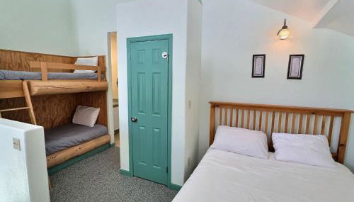 2 Bed Cabin Fireplace Lodgepole Pines - Foto 5