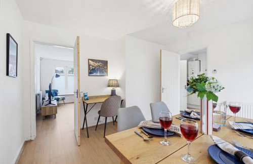 Spacious, Comfy, 3 Bed House - Free Parking - Quiet Area - In Shirley, Solihull - Near JLR, NEC, Airport, M42 - Foto 7