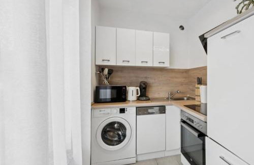 Prime Host Style Apartment - Photo 9