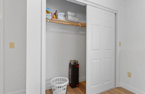 Serene Palmer Home Walk to Downtown and Riverfront! - Foto 27