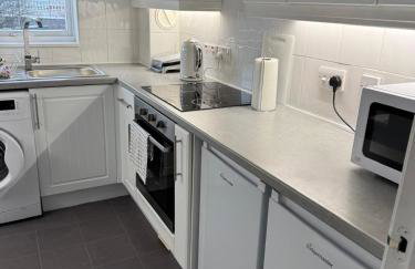 Modern 2 Bedroom Apartment With Free Parking - Foto 9