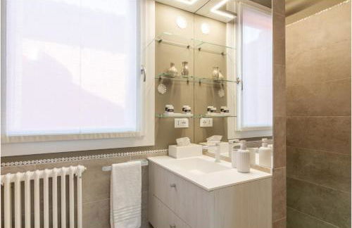 Tiffany Silver - Photo 60