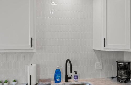 Creekside Stay | Peaceful Cottage | Elkhorn - Foto 10