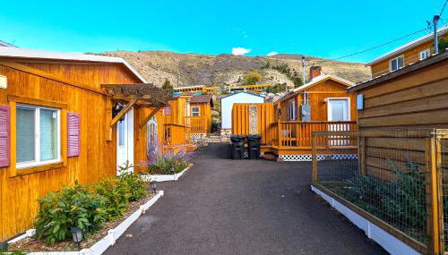 Yellowstone's Treasure Cabins - Foto 1