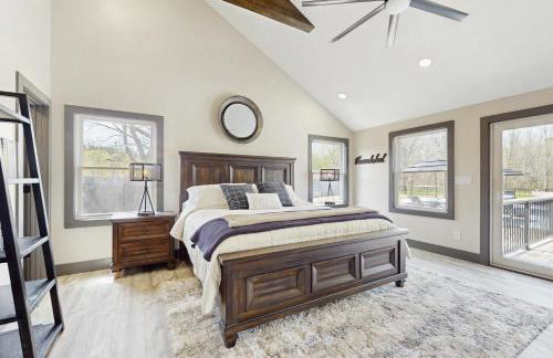 Outdoor Wonderland! Newly Built Home in Fort Ann - Foto 16