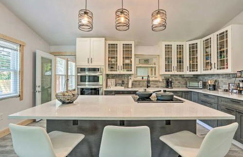 Modern Moncks Corner Home with Fenced Backyard! - Foto 7