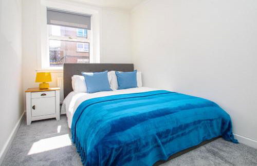 3-Bed Apartment Ideal for Contactors - Near Clyde Shipyard - 25 min Glasgow Airport - Photo 5