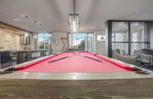 Stylish 2BR w Pool Pet-Friendly Unit #13 - Foto 48