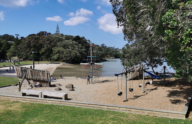 Brand New 5BR home with view of the sea - Photo 47