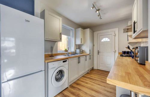 Charming Terrace House for Relaxing Retreat - Foto 9