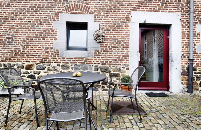 Nice Apartments in a Monumental Square Farm - Photo 16