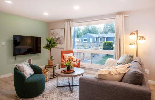 Chic 3BR 2BA Duplex w Serene View BBQ near airport - Foto 24