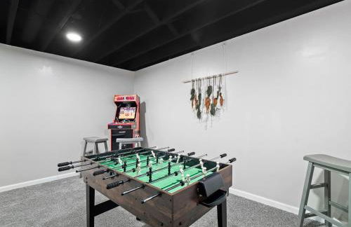 Vermilion Retreat with Game Room, Hot Tub and Across from Community Pool - Foto 39