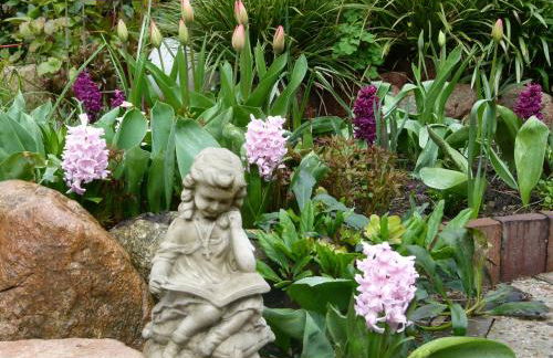 Stadtvilla-Apartment mit Parkblick und bester Verkehrsanbindung - Photo 7