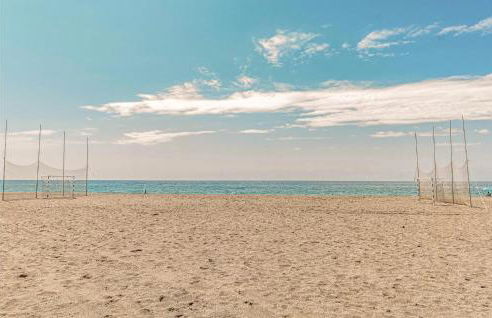 3 Bedroom Nice Apartment In Benajarafe - Photo 15