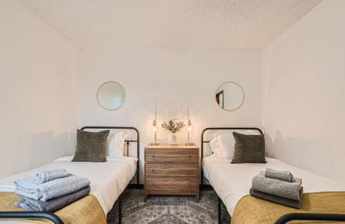 Modern Home In West Denver 15 Min Close To Downtown - Photo 9