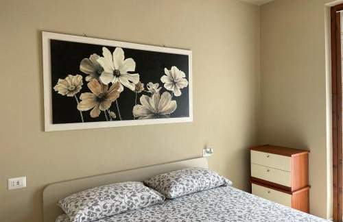 Antonella's center town apartment Valbrona - Foto 3