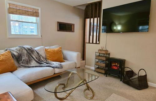 Charming, Pet-friendly Lake front Retreat WiFi - Foto 1