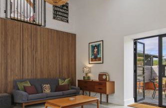 Cartws at Pentrecelyn - styilish barn conversion with large kitchen and outdoor space - Foto 23