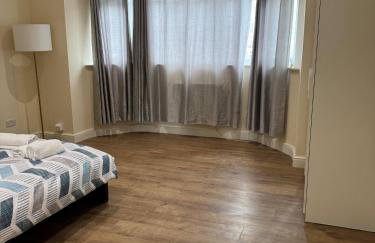 Beautiful 2 Bed Apartment Cricklewood - Foto 8
