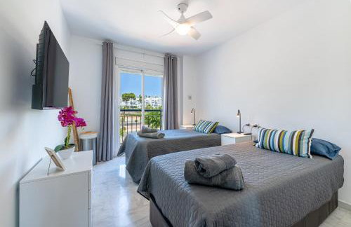 The Penthouse Panorama Exclusive Seafront Estate - Photo 25