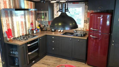 Sandy Balls Holiday Park Pet Friendly Lodge - Foto 3