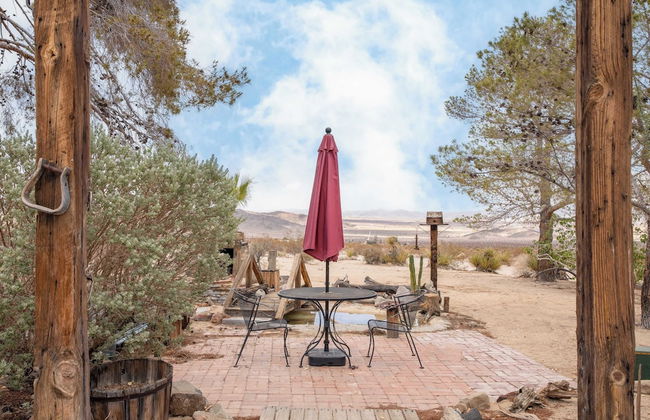 Cowboy Pool, Fire Pit, Backyard Chic Ranch Retreat Asteroid by Avantstay - Foto 13