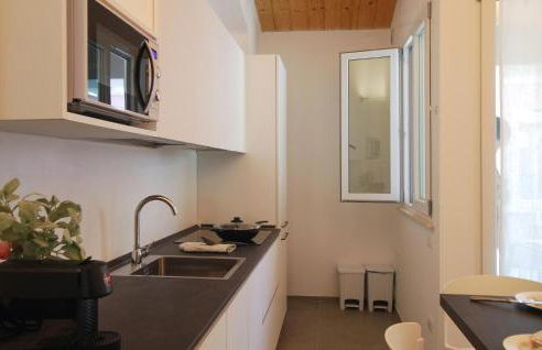 2 Bedroom Awesome Apartment In Civitanova Marche - Foto 12