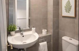 3BR House Near Liverpool & Chester-Parking-Sleeps7 - Foto 16