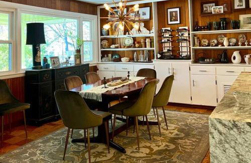 Swanky Midcentury Ranch - Foto 27