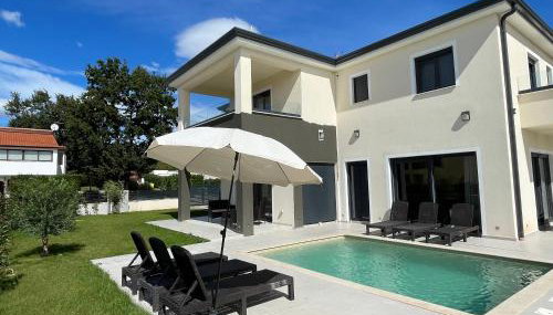 Istarska Vila - Foto 3, Garden, sunbed, Garden view