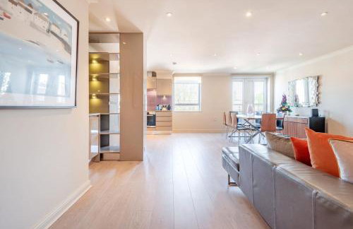 Stunning 3-bedroom in the heart of London with parking - Foto 36