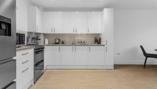 London - 1 Bed Apartment - Sleeps 2 - Long Stays - Foto 5, Cocina privada