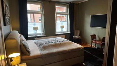 Deluxe Altbaucharme in zentraler Lage - Foto 2