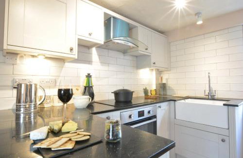 The White House with Studio - Photo 7