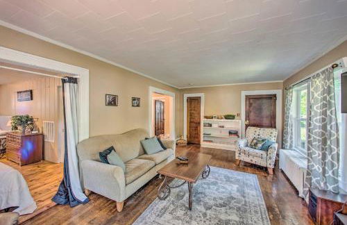 Townhome with Yard, 2 Mi to Downtown and Golfing - Foto 7