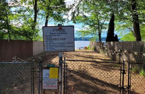 Lake Congamond Suffield House - Foto 37