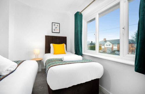 3 Bedroom House - Garden - Parking - Interior Designed - Netflix - Wifi - 52H - Foto 32