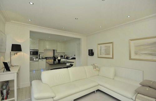 Chapel house - Photo 8