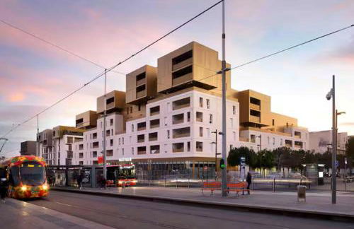 Charming 1 Bedroom Apartment with terrace air conditioning and private parking - Photo 25