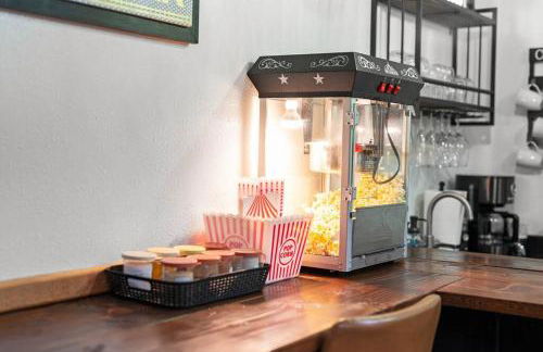 Luxe Lake Home Reflect Recharge and Reconnect - Foto 23