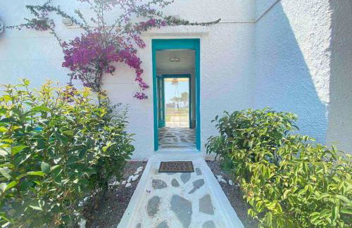 Unique Beachfront Cottage House - Private Garden - Foto 29