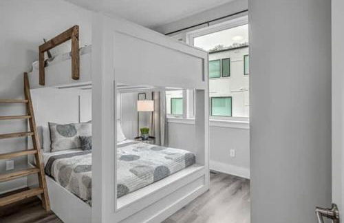 Nash Getaway - Private Rooftop Patio - Sleeps 12 - Foto 7