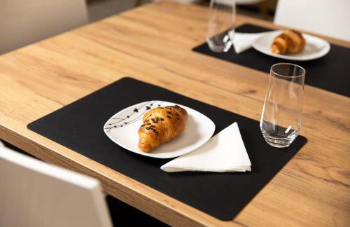 Apartment Flowers - Photo 7