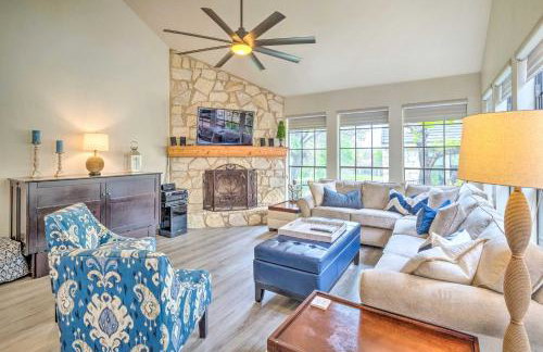 Horseshoe Bay Townhome with Patio and Outdoor Pool! - Foto 2